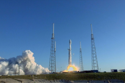 SpaceX blasts off NASA's new planet-hunter, TESS.jpg