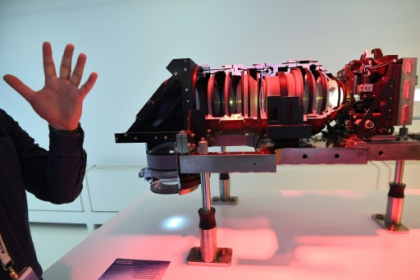 Dutch firm ASML perfecting 'microchip shrink' for tech giants.jpg