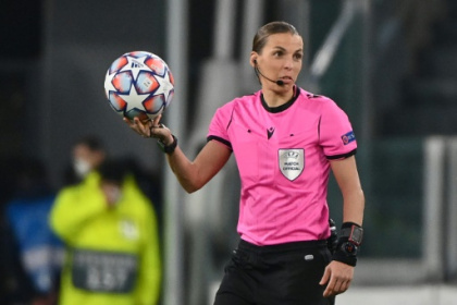 Frappart makes refereeing history as Juve beat Dynamo Kiev in Champions League.jpg