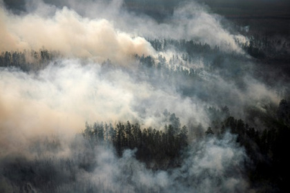 Volunteers join Siberia wildfire fight.jpg