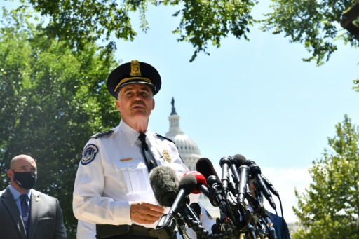 Capitol Hill bomb threat standoff ends as suspect surrenders