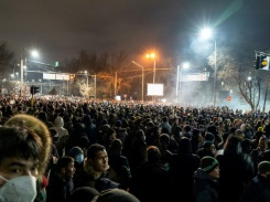 Kazakhstan president sacks cabinet in bid to head off protests.jpg