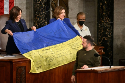 Zelensky says US aid not 'charity' on triumphant US visit.jpg