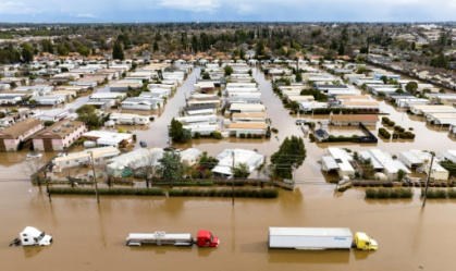 Tens of thousands evacuate California storms, with 17 dead.jpg