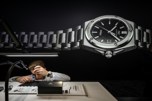 Geneva watch show opens in throes of banking turmoil