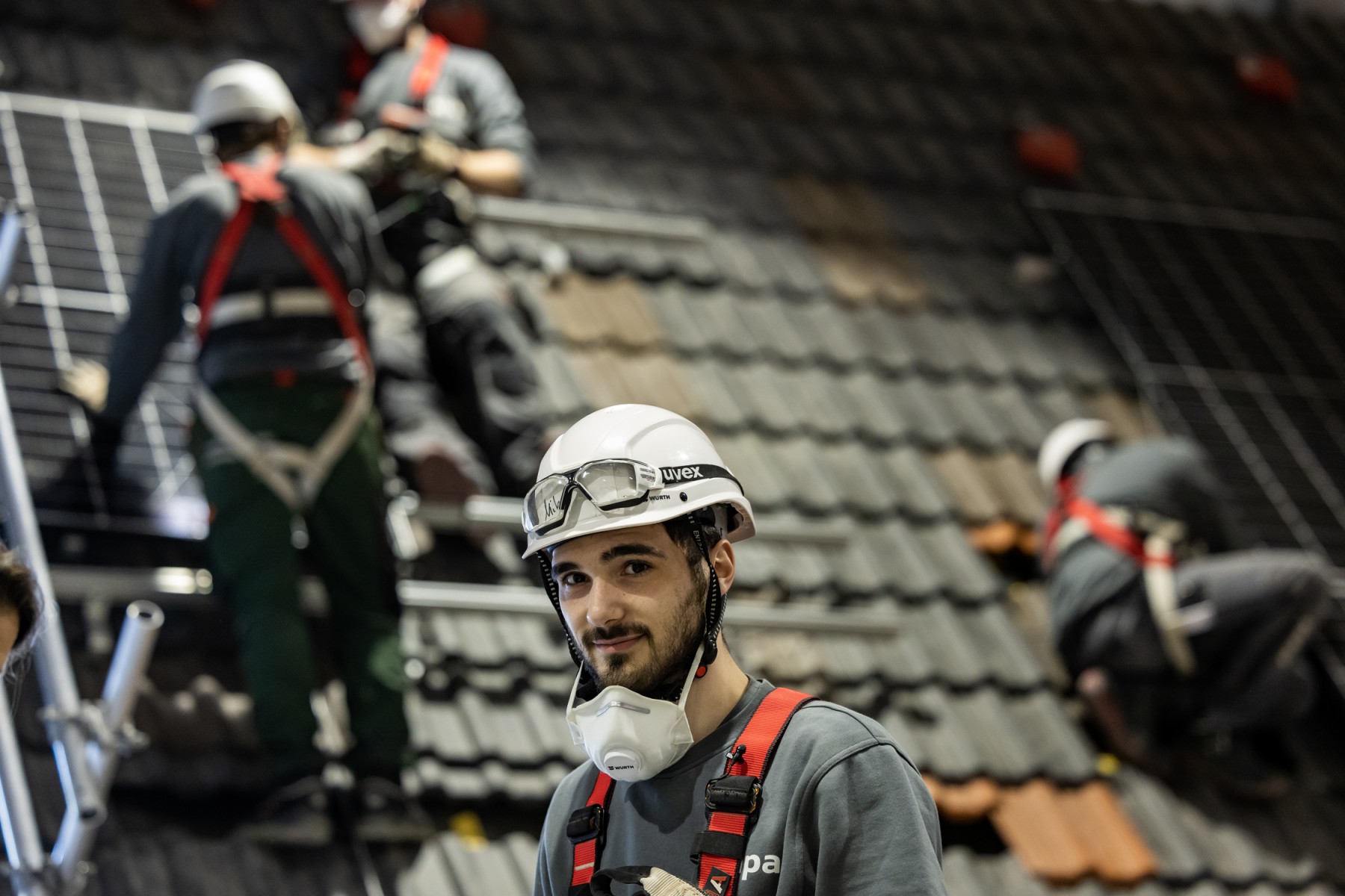 Manpower shortage dims solar panel boom in Germany