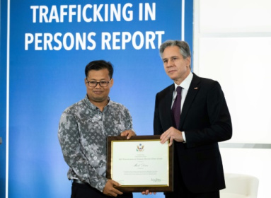 Award-winning Cambodian journalist arrested for 'incitement to cause chaos'.jpg