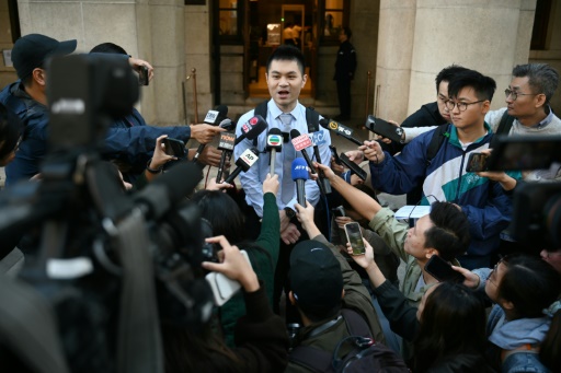Hong Kong same-sex couples win housing, inheritance rights