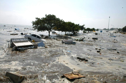 Marina beach in Madras, India, on December 26, 2004,as huge twunami waves hit the region, sweeping men, women and children out to sea