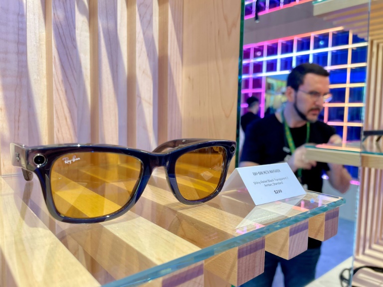 Wearable tech has far to go before challenging smartphones