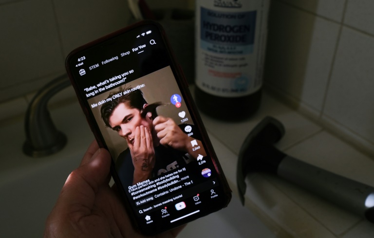 'Toxic beauty': Rise of 'looksmaxxing' influencers