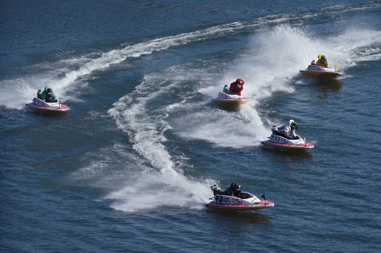 Japan powerboat racing revs up bid to shed shadowy reputation