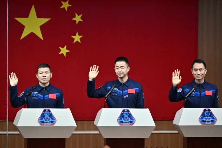 Veteran Chinese astronaut to lead fresh crew to space station