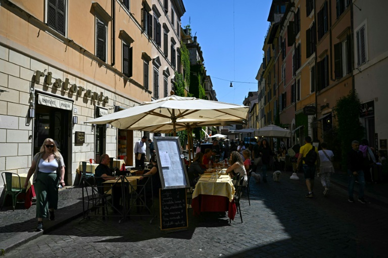 'Poor' local fare the cardinals' favourites around Vatican