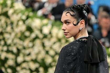 Popstar Dua Lipa lends her voice to calls urging Britain to halt arms sales to Israel - Dia Dipasupil (AFP)