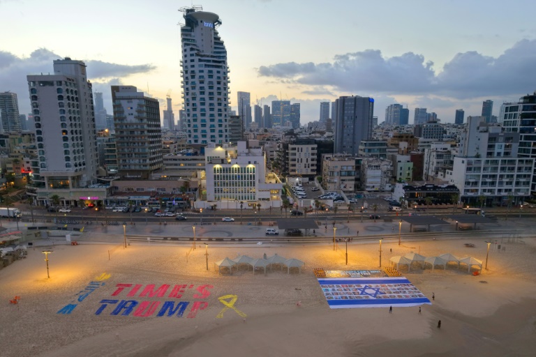 Israeli protesters demand hostage deal as cabinet meets