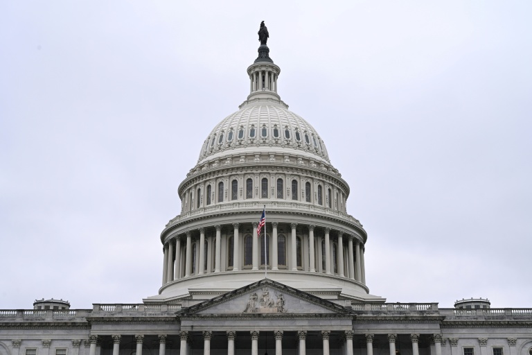 US careens toward government shutdown as both parties dig in
