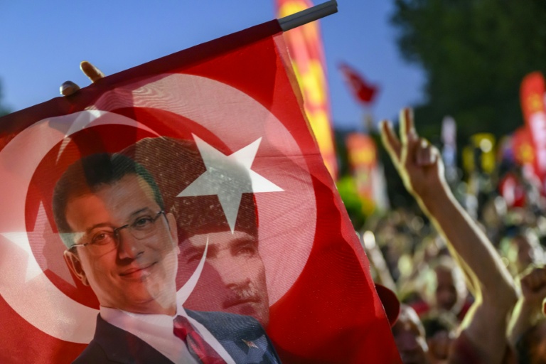 'Defect or be jailed': Turkey opposition mayors face new threat