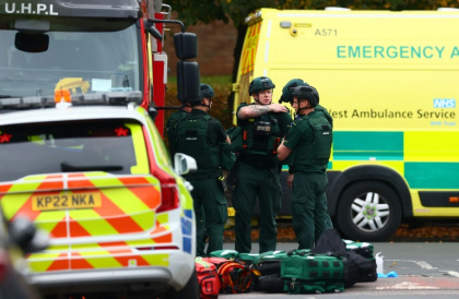 Manchester police at the scene of a car ramming and stabbing incident outside a synagogue - Paul Currie (AFP)