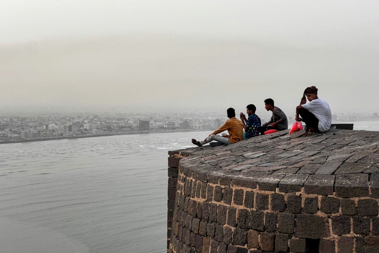 Yemeni city buckles under surge of migrants seeking safety, work