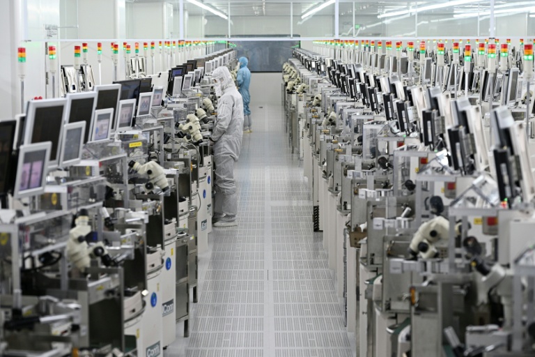 Memory chip crunch set to drive up smartphone prices