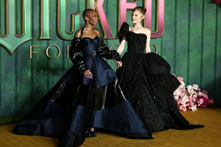 Hollywood awards race heats up with Golden Globes noms