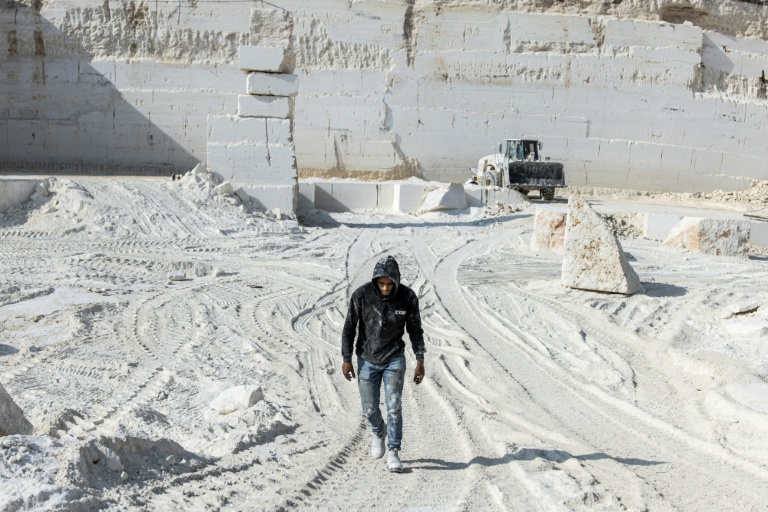 Famed Jerusalem stone still sells despite West Bank economic woes
