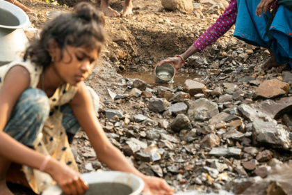 In drought-hit villages in India, wells are drying up, forcing families to adapt to harsher conditions - Shefali RAFIQ (AFP)