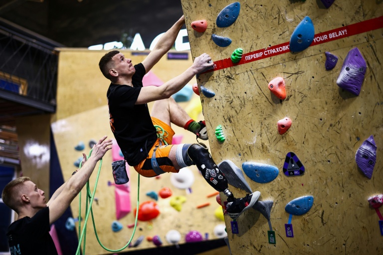 'It's adrenaline': Ukraine amputee veterans climb for recovery