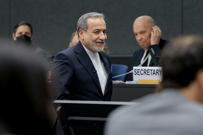 US presses missile issue as new Iran talks to open in Geneva